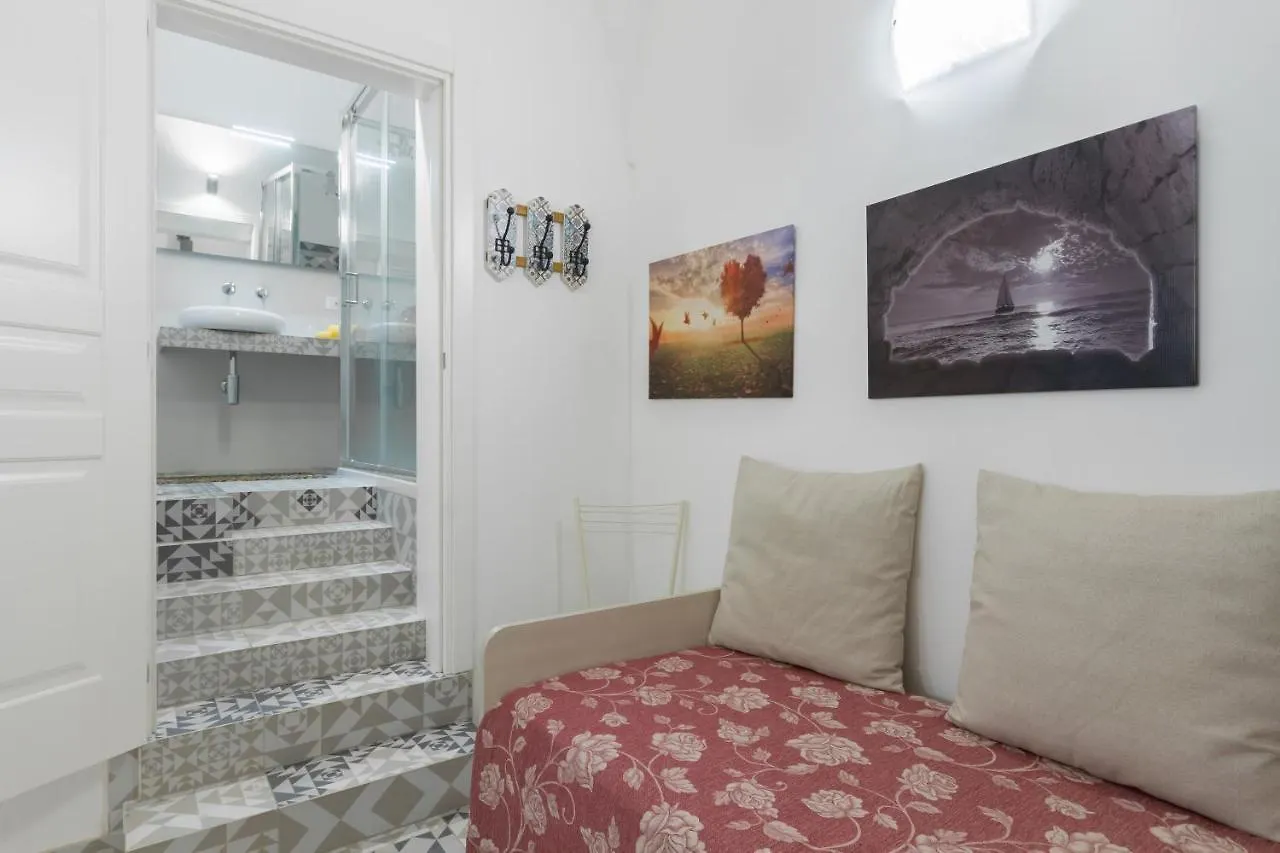 Maison Rudy - By Annet Lecce Apartment